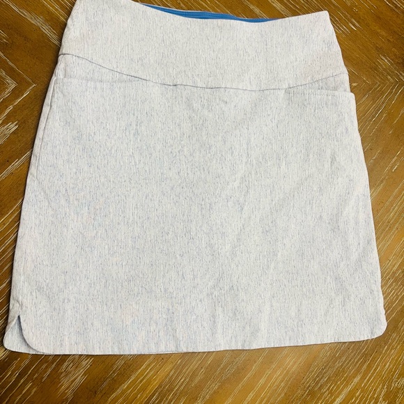 S.C.&CO. Light blue with white skirt with shorts and pockets. Size small - Picture 3 of 3